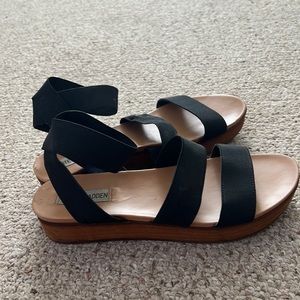 Ankle wrap Steve Madden platform sandals